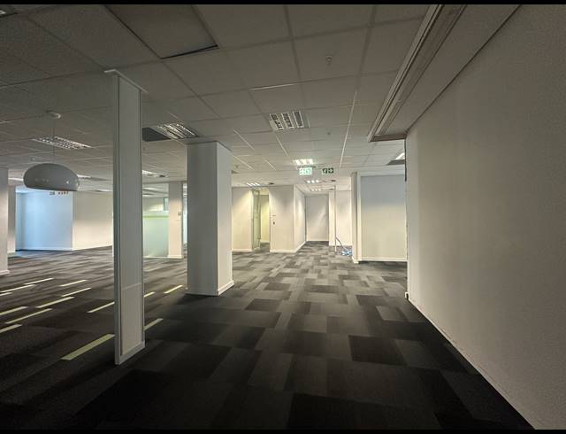 545M² OFFICE TO LET IN SANDTON CENTRAL